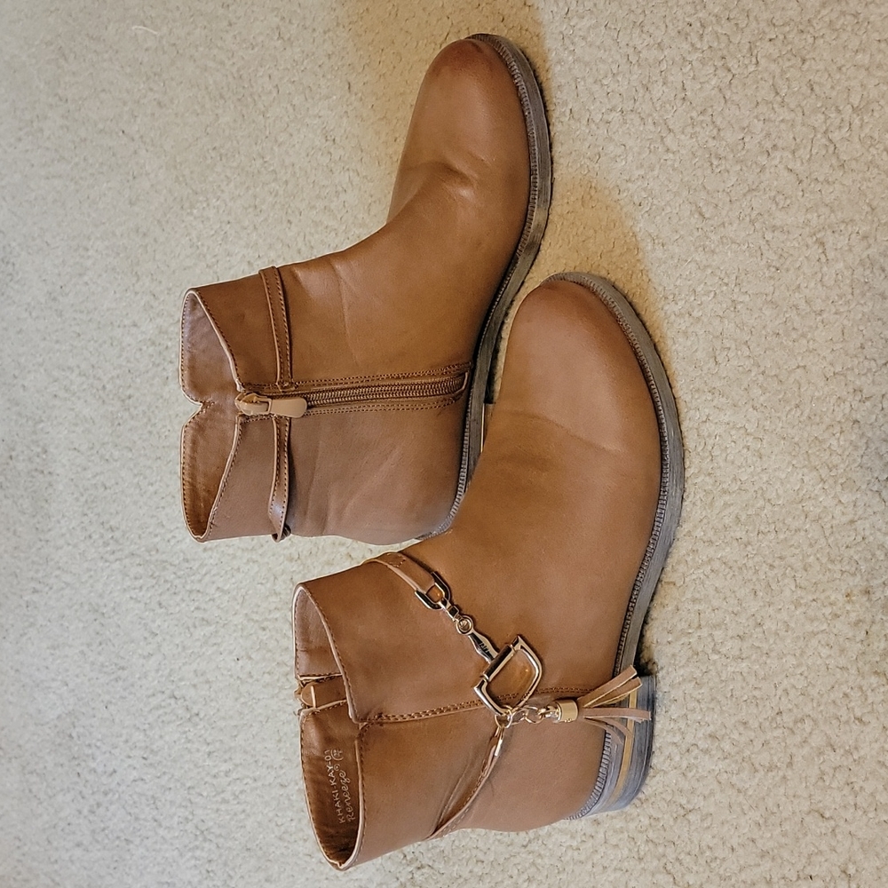 Size  8.5 or 39 Ladies Khaki-Kay-01 Reneeze Leather Boots